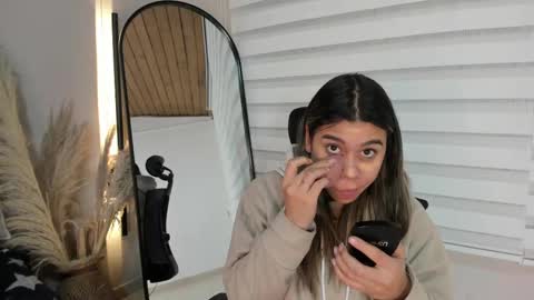 Snapshot of rachell_criss chatting on October 28, 2025, 4:16 am Rachell online show from October 28, 2025, 4:16 am