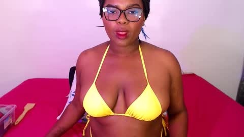 Snapshot of rachell_smithxx chatting on February 5, 2026, 4:06 am RACHELL online show from February 5, 2026, 4:06 am