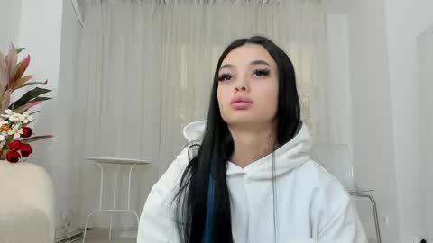 Snapshot of rachellravee chatting on May 10, 2026, 4:39 am Rachell online show from May 10, 2026, 4:39 am