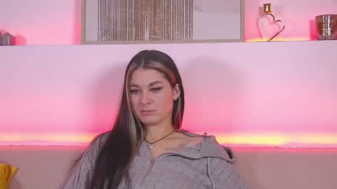 RachellSimpson online show from February 3, 2025, 4:14 am