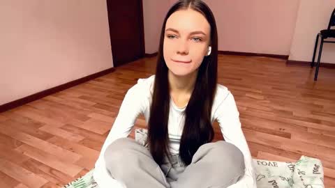 Snapshot of rachelpoisso chatting on November 2, 2025, 9:11 am Rachel online show from November 2, 2025, 9:11 am