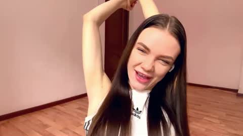 Snapshot of rachelpoisso chatting on November 5, 2025, 8:25 am Rachel online show from November 5, 2025, 8:25 am