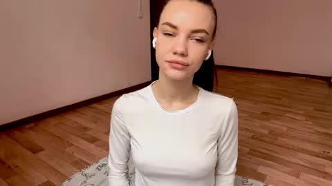 Snapshot of rachelpoisso chatting on November 6, 2025, 8:04 am Rachel online show from November 6, 2025, 8:04 am