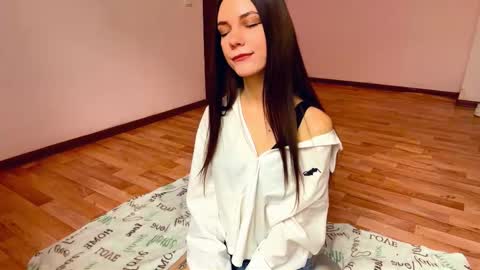 Snapshot of rachelpoisso chatting on November 8, 2025, 8:25 am Rachel online show from November 8, 2025, 8:25 am