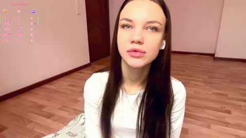 Snapshot of rachelpoisso chatting on November 12, 2025, 8:04 am Rachel online show from November 12, 2025, 8:04 am