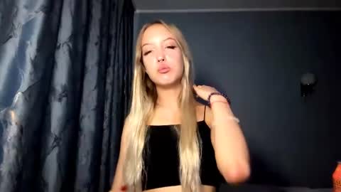 Snapshot of rachelpoisso chatting on July 30, 2026, 12:59 pm Rachel online show from July 30, 2026, 12:59 pm