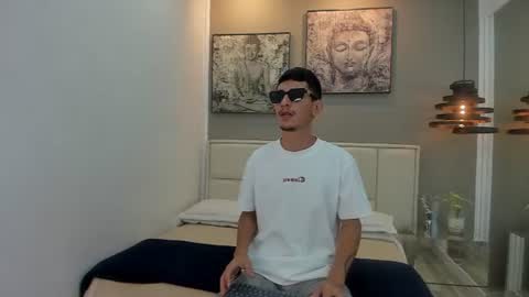 Snapshot of raf__koons chatting on July 13, 2026, 3:42 am Raf Koons online show from July 13, 2026, 3:42 am