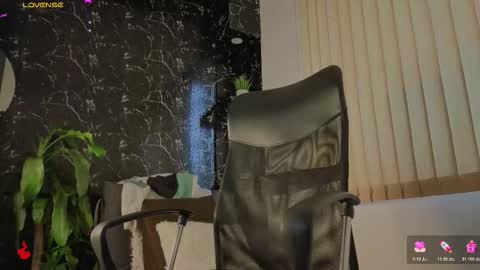 R A F A E L online show from January 18, 2026, 8:12 pm