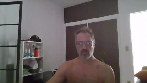 Snapshot of rafaelsel chatting on November 6, 2025, 8:10 pm Big Uncle Jungle online show from November 6, 2025, 8:10 pm