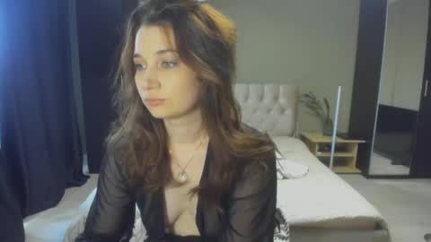 Sofie online show from May 25, 2026, 8:31 am