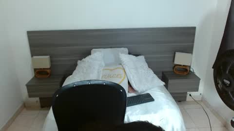 raichellcooper1 online show from February 7, 2025, 11:24 pm