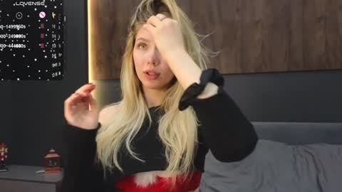 Lisa online show from December 29, 2024, 8:15 pm