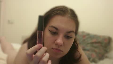 rainyvibe_ online show from September 23, 2025, 9:29 pm