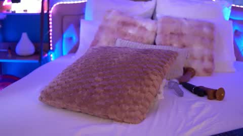 RaisaVawn online show from March 26, 2026, 7:03 am