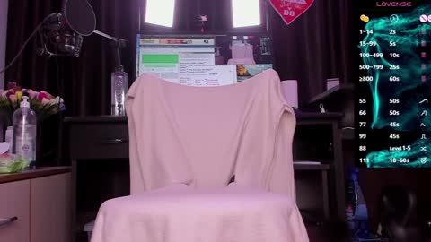 Laura online show from January 13, 2025, 2:39 am