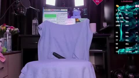 Laura online show from February 24, 2025, 3:44 am