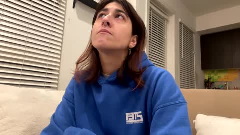 Snapshot of raiyvyn chatting on December 20, 2024, 4:53 am Ray Ray online show from December 20, 2024, 4:53 am