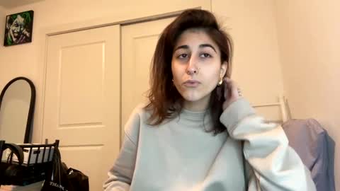 Snapshot of raiyvyn chatting on January 5, 2025, 4:04 am Ray Ray online show from January 5, 2025, 4:04 am