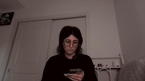 Snapshot of raiyvyn chatting on January 6, 2026, 10:12 pm Ray Ray online show from January 6, 2026, 10:12 pm