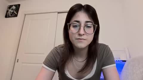 Snapshot of raiyvyn chatting on January 9, 2026, 5:54 am Ray Ray online show from January 9, 2026, 5:54 am