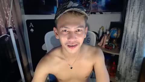 ralfhuge24 online show from March 28, 2026, 4:01 am