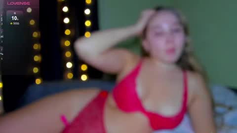 Im Kira  ntmu online show from January 25, 2025, 12:26 pm