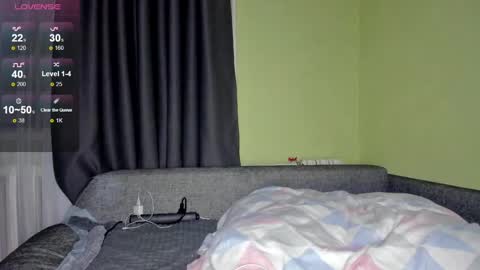 Im Kira  ntmu online show from February 17, 2025, 5:53 pm