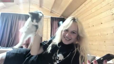 Rapunzel online show from September 26, 2025, 1:37 pm