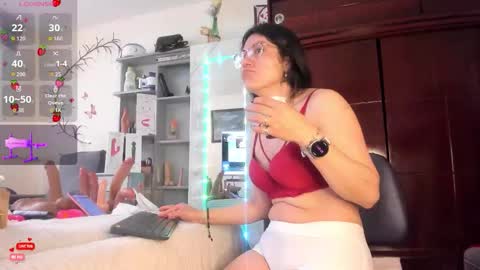 Snapshot of rapunzell__ chatting on February 7, 2026, 12:31 pm Rapunzell online show from February 7, 2026, 12:31 pm