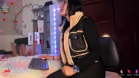 Snapshot of rapunzell__ chatting on February 26, 2026, 10:53 pm Rapunzell online show from February 26, 2026, 10:53 pm