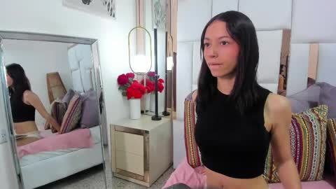 Snapshot of raquellefox chatting on April 30, 2026, 12:22 pm Raquelle online show from April 30, 2026, 12:22 pm