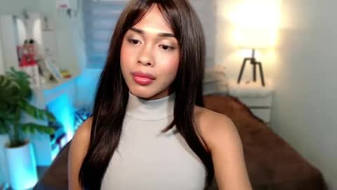 Snapshot of rarebae chatting on July 7, 2026, 7:23 am rarebae online show from July 7, 2026, 7:23 am