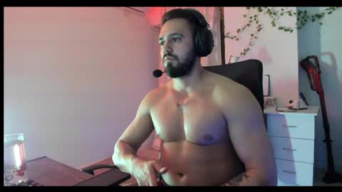 RaulMaxel online show from May 3, 2026, 10:27 pm