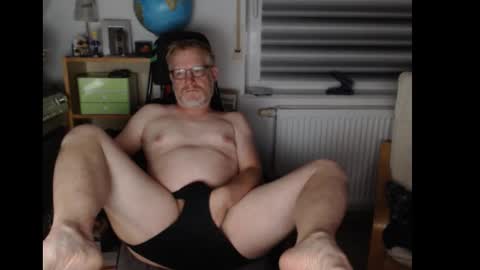 Raunchy me online show from September 27, 2025, 10:15 pm