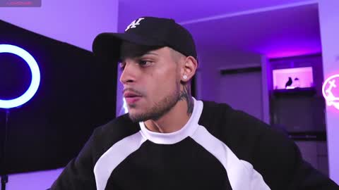 Snapshot of rausch77 chatting on December 31, 2024, 8:59 am rausch77 online show from December 31, 2024, 8:59 am