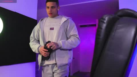 Snapshot of rausch77 chatting on February 6, 2025, 7:02 am rausch77 online show from February 6, 2025, 7:02 am