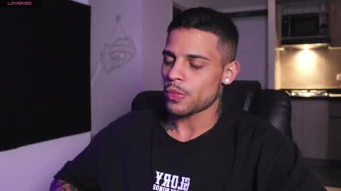 Snapshot of rausch77 chatting on February 22, 2025, 9:45 am rausch77 online show from February 22, 2025, 9:45 am