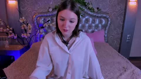 Snapshot of raven_crowe chatting on May 28, 2026, 4:04 pm Raven online show from May 28, 2026, 4:04 pm