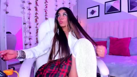 Snapshot of raven_dooll chatting on September 13, 2025, 4:01 am Raven online show from September 13, 2025, 4:01 am