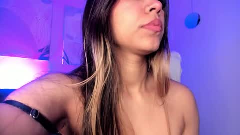 Snapshot of raven_dooll chatting on November 13, 2025, 8:46 am Raven online show from November 13, 2025, 8:46 am