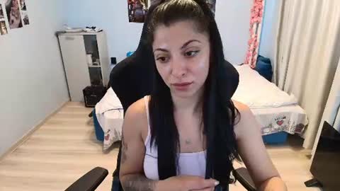 raven_haired_goddess online show from July 27, 2026, 6:09 am