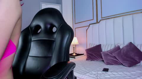 raven_jade_ online show from March 3, 2025, 9:55 am