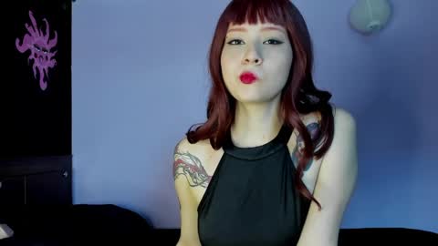raven_lips online show from May 14, 2026, 10:05 pm