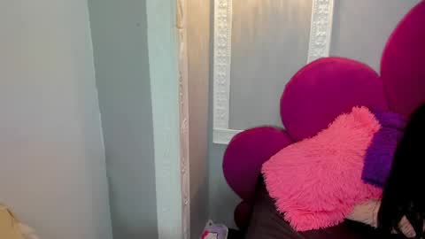 raven_loove online show from June 9, 2026, 6:30 pm