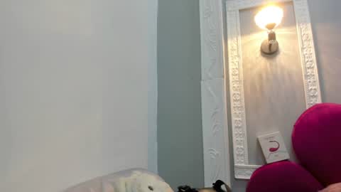 raven_loove online show from June 19, 2026, 12:31 pm