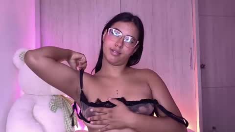 Snapshot of raven_stonee01 chatting on July 19, 2026, 1:31 am RAVEN online show from July 19, 2026, 1:31 am