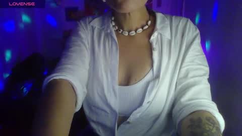 Snapshot of ravenandsin chatting on February 6, 2025, 12:33 am Raven online show from February 6, 2025, 12:33 am