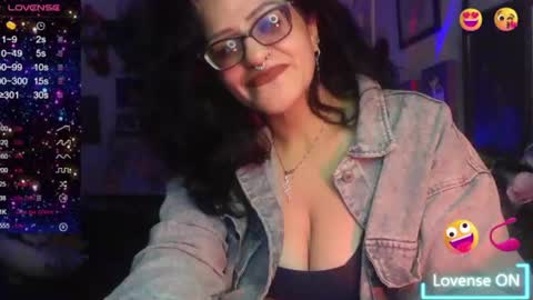 Snapshot of ravenandsin chatting on June 18, 2026, 11:20 pm Raven online show from June 18, 2026, 11:20 pm