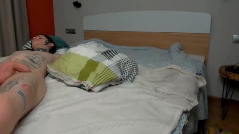 Raveneusbiter online show from December 15, 2025, 7:18 pm