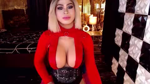 ravenmystiquex online show from April 9, 2026, 5:07 pm